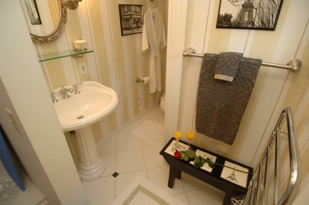 A B&B At The Edward Harris House Inn Rochester Exterior photo